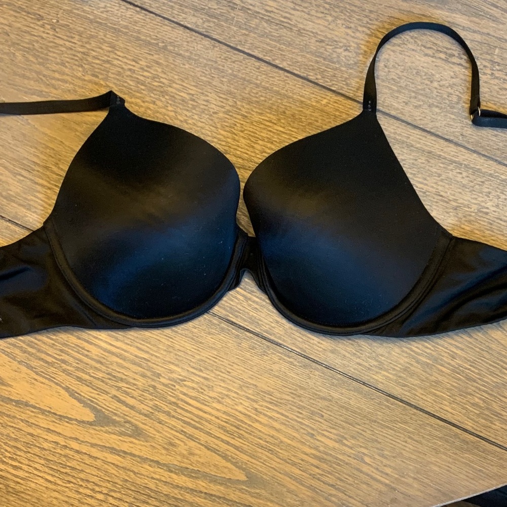 NWOT Victoria’s Secret Biofit Black Push Up Bra